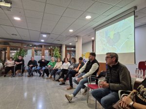 LA REUNIÓ DE BARRI DE LA ZONA NORD CONGREGA NOMBROSOS VEÏNS I GENERA PROPOSTES PER MILLORAR LA CONVIVÈNCIA