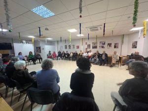RAQUEL MENGUAL DESTACA LA PARTICIPACIÓ VEÏNAL EN LA REUNIÓ DEL BARRI DEL CEIP SANCHIS GUARNER