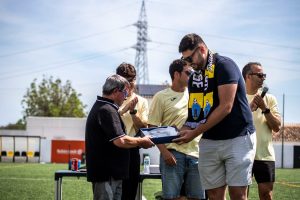 L’AJUNTAMENT D’ONDARA DESTACA L’ÈXIT DE LA JORNADA GROGUETA DE LA UD ONDARENSE, UNA CITA PLENA D’EMOCIÓ I RECONEIXEMENTS