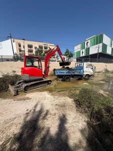 L'AJUNTAMENT D'ONDARA REALITZA LA NETEJA ANUAL DEL LLIT DEL RIU ALBERCA AL SEU PAS PEL CASC URBÀ