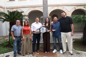 L’AJUNTAMENT D’ONDARA RET HOMENATGE A MARIAMA CHARKI I AL SEU ENTRENADOR NITO PINARGOTE PEL TÍTOL AUTONÒMIC DE BOXA